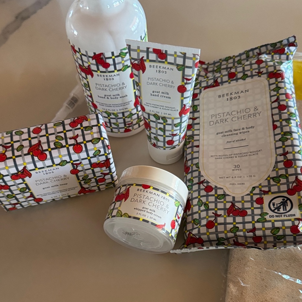 Beekman 1802 Pistachio & Dark Cherry Skincare Gift Set - Cream & Red